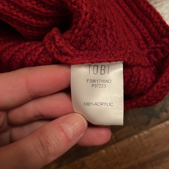 Tobi Red sweater - Picture 9 of 10